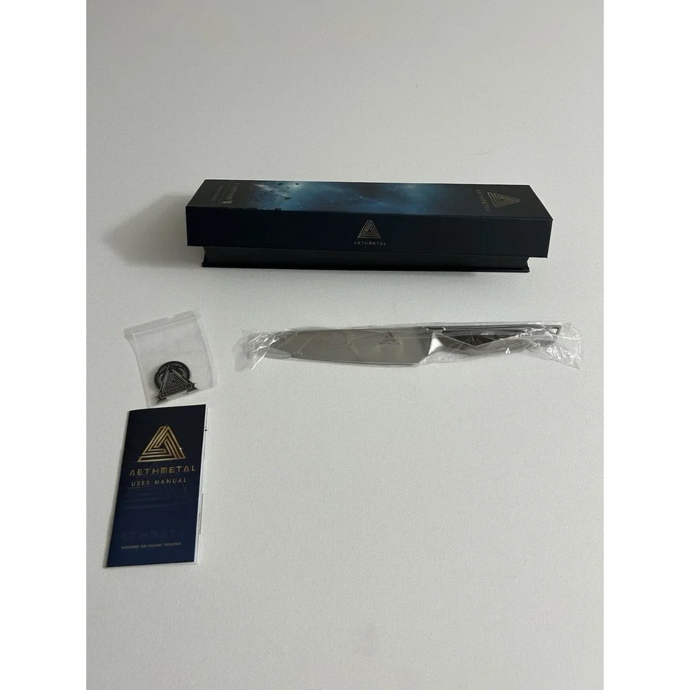 5-inch utility knife from the Aethmetal Venus‎ Series.